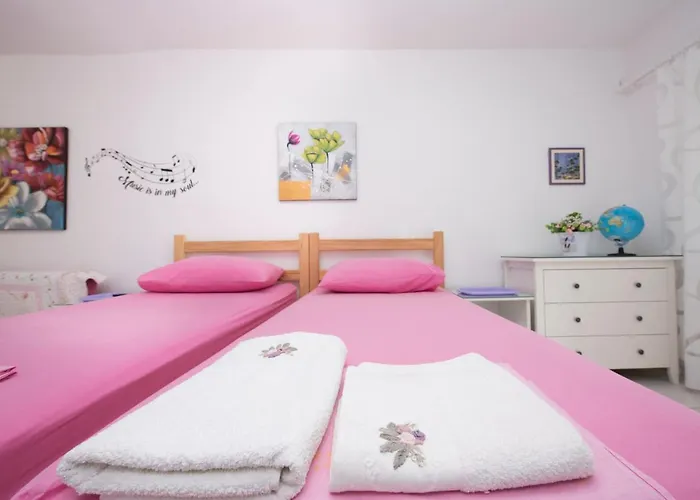 בית הארחה Lavender 3*